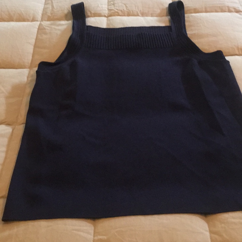 Jones New York sleeveless top.